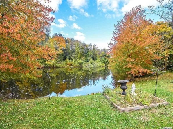 528 Glen Cove Rd, Glen Head, NY 11545