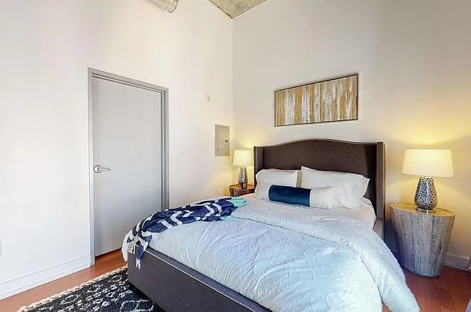 645 W 9th St #718 — Photo 7