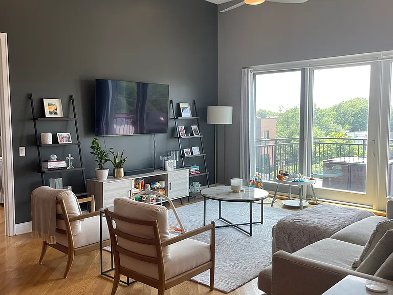 2410 W Bloomingdale Ave #4D — Photo 5