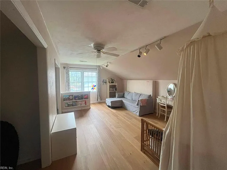 2505 Castle Hill Ct — Photo 19