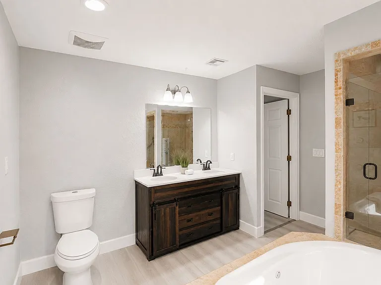 901 SW 121st Ave — Photo 5