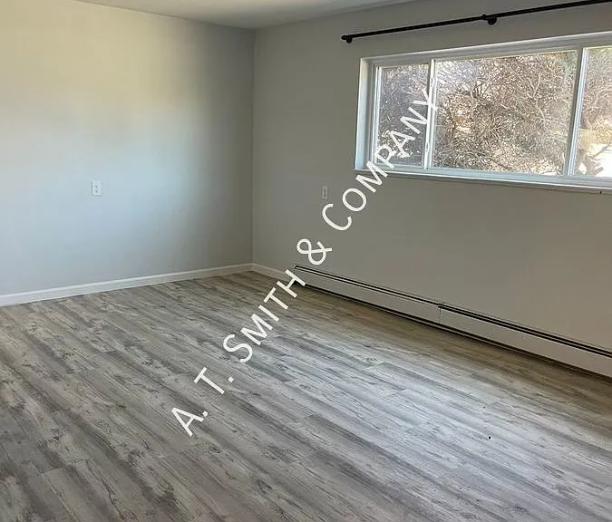 212 S Balsam St #102 — Photo 3