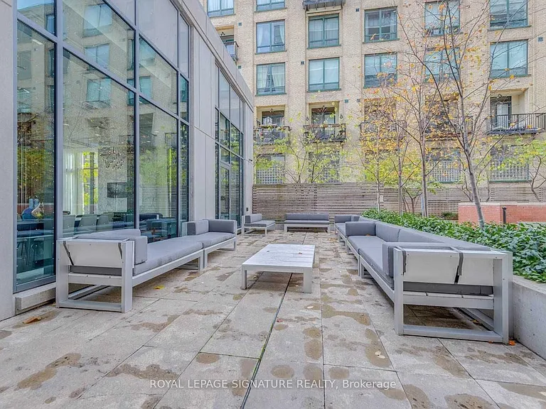 775 King St W #202 — Photo 1