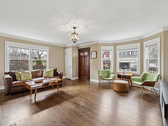 4th image of 1407 41st Pl