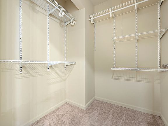 4th image of 900-966 Locust Dr #966-2E