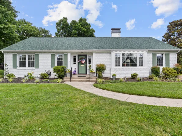138 Country Ln, Frankfort, KY 40601