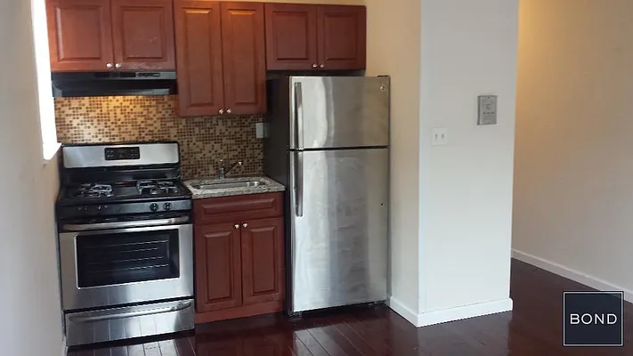 Rented by Bond New York | media 4