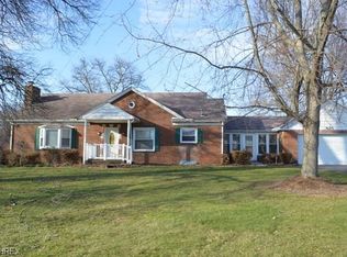 925 E Robinson Ave, Barberton, OH 44203