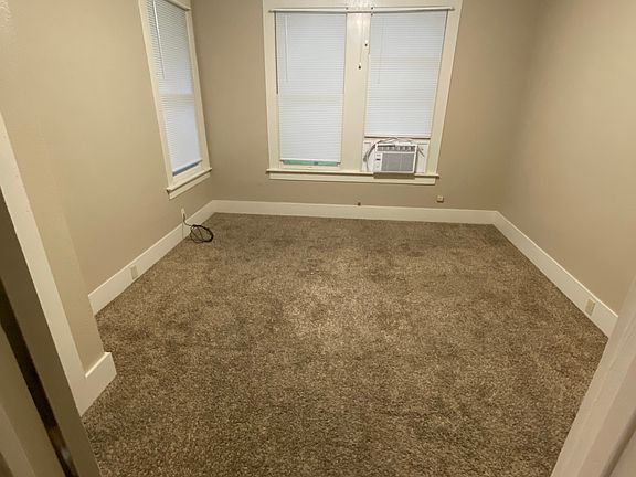 5th image of 836 Live Oak St