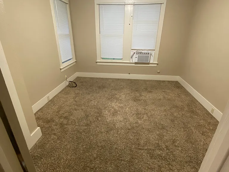 836 Live Oak St — Photo 5