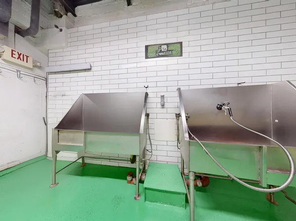 45-44 Vernon Boulevard image 14 of 17