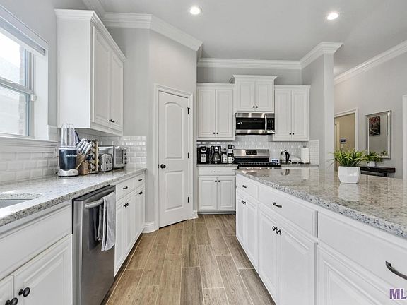 5th image of 672 Elliston Dr