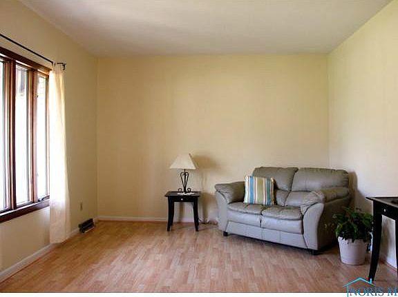 2nd image of 1249 Eastmeadow Dr