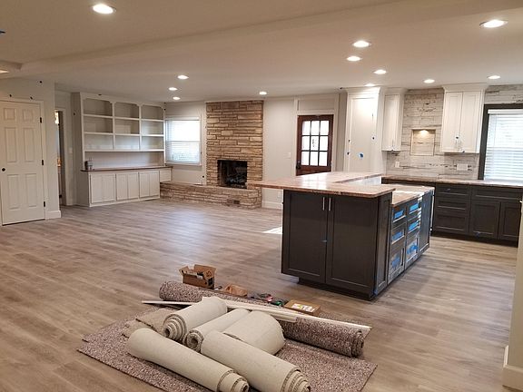 4th image of 2222 E 52nd Pl