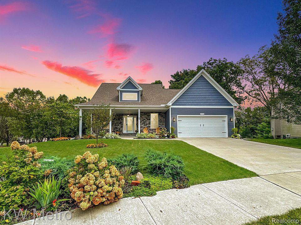 1st image of 836 Oak Canyon Ct