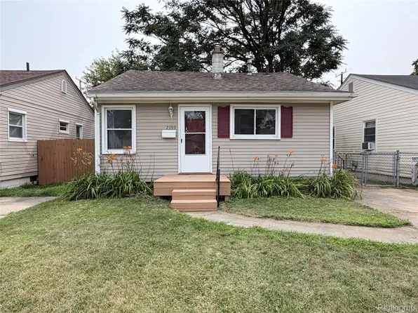 2399 Fisher St, Melvindale, MI 48122