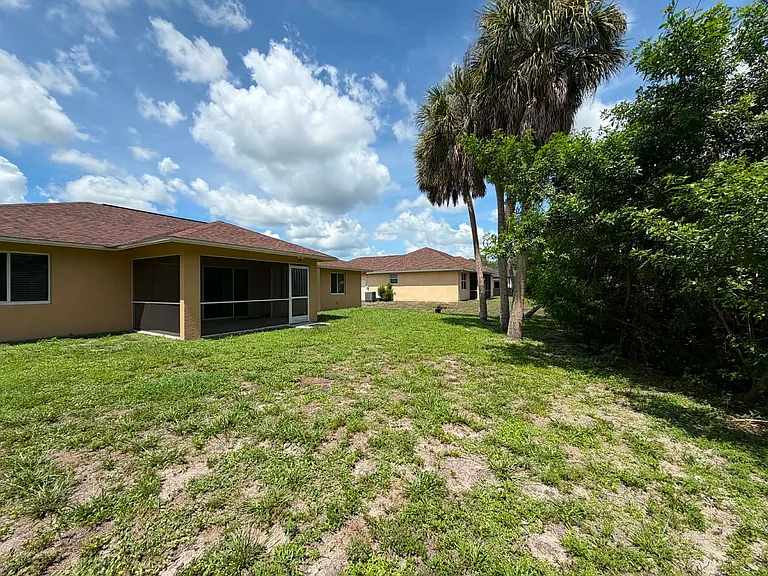 17031 Hillsborough Blvd — Photo 35