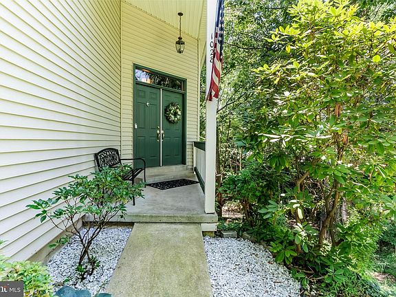 2nd image of 1028 Oak Knoll Dr