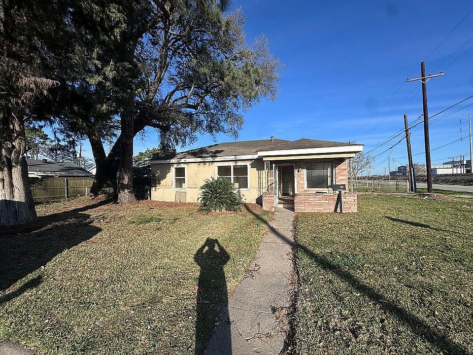 1st image of 100 Halsey St