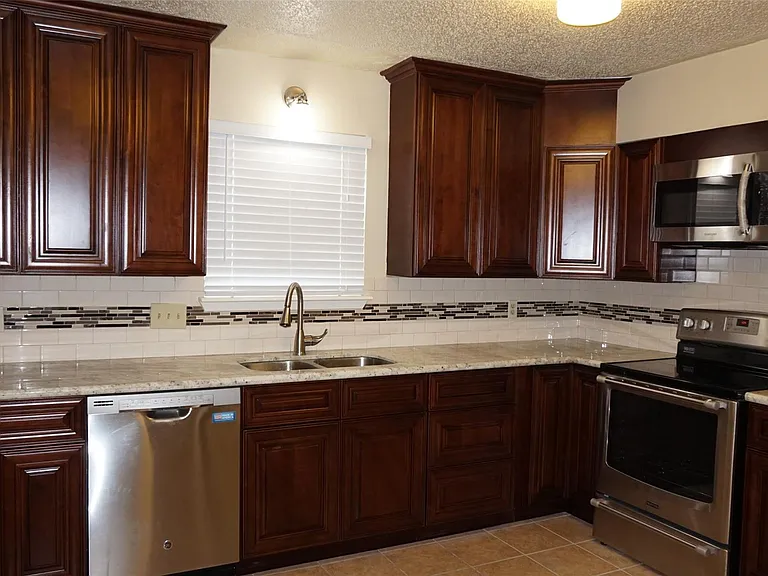 9219 Carousel Ln — Photo 1
