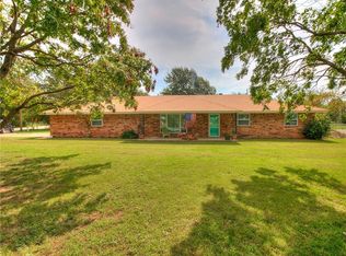 602 SW 4th St, Tuttle, OK 73089