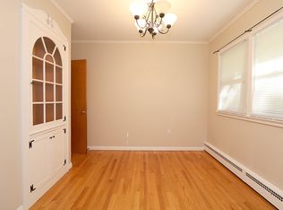 64 Forest St, Hamden, CT 06518