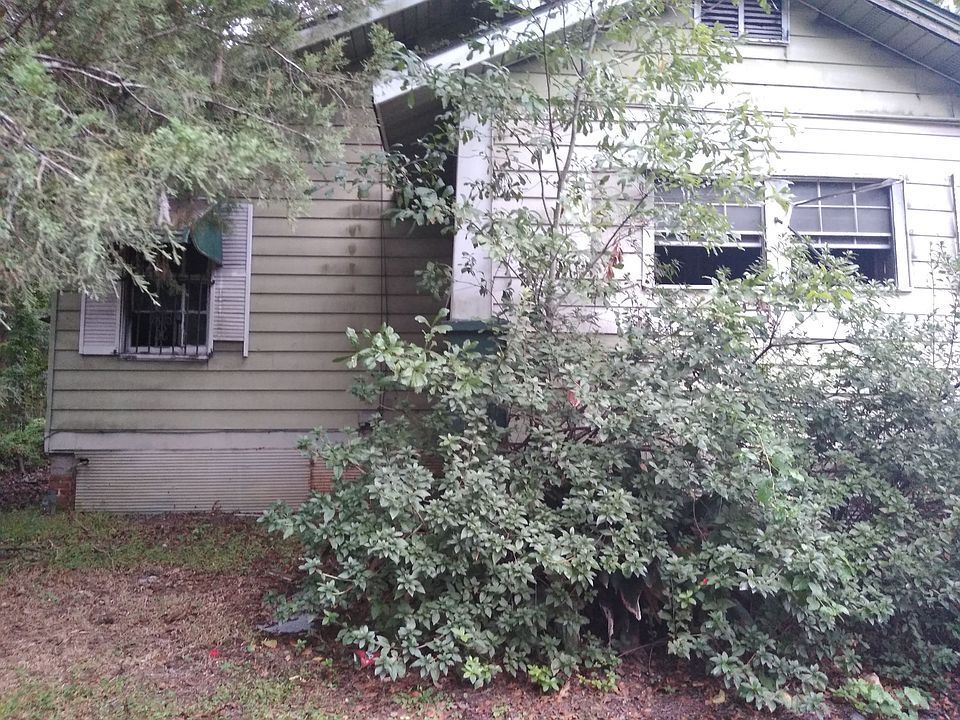2nd image of 904 S Warren St