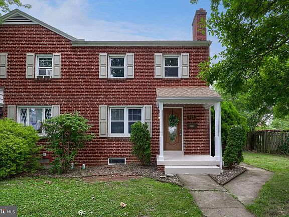 2nd image of 317 Elm Ct