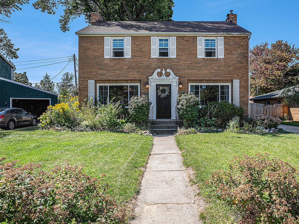 1st image of 2249 Oakwood Ave NE