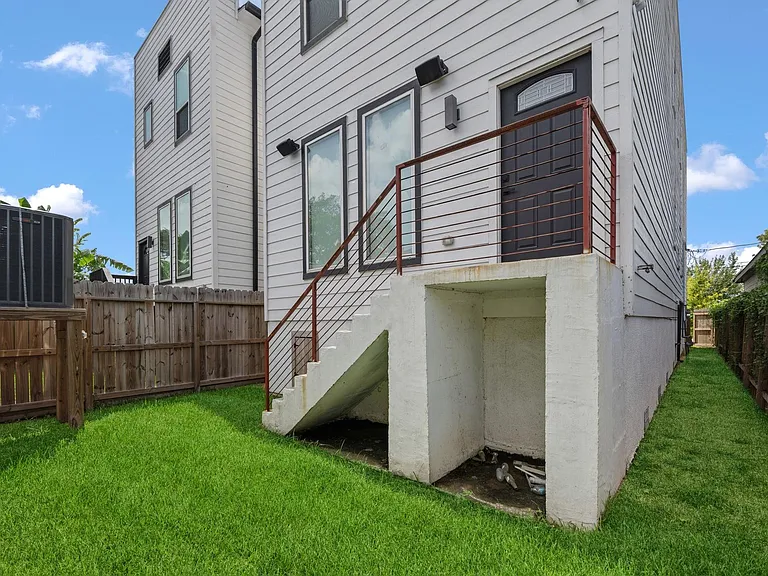 5303 Wylie St #A — Photo 22