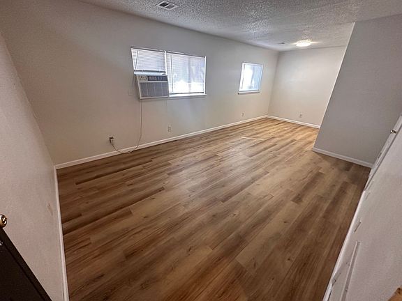 4th image of 1520 E 17th St N #1550-104