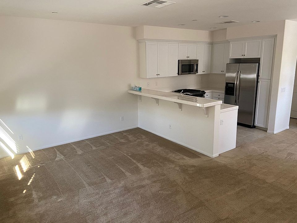 1st image of 219 W Merlot Dr