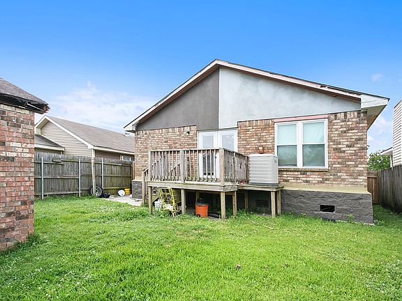 2nd image of 3450 Catalina Dr