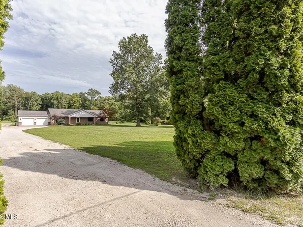 412 N Schwamberger Rd, Holland, OH 43528