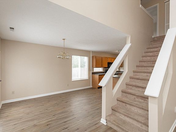 4th image of 5015 Lewiston Dr