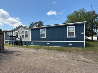 806 Wood Ave, Woodsboro, TX 78393