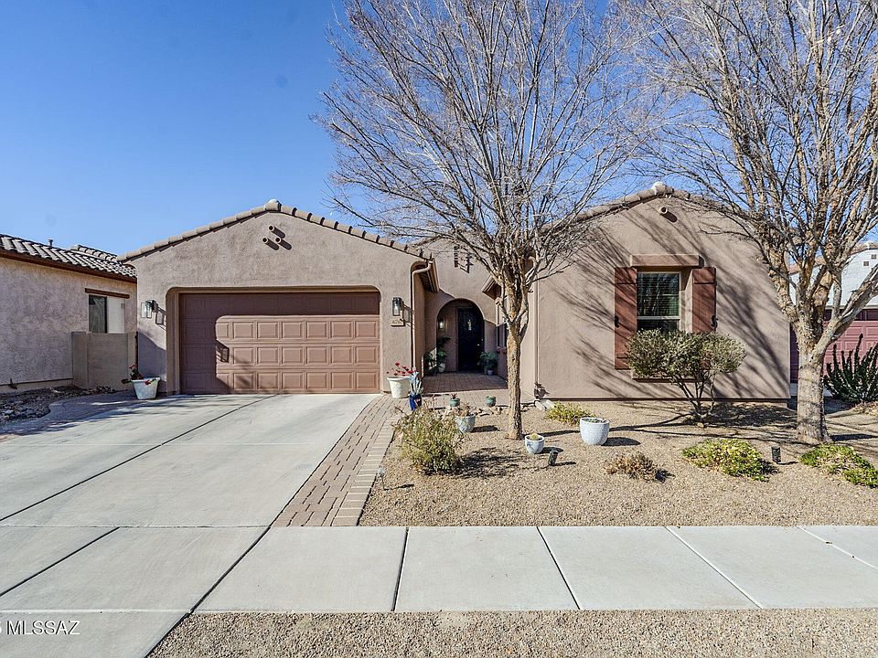1st image of 676 W Camino Curvitas