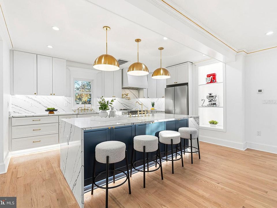 1st image of 6218 Suitland Rd