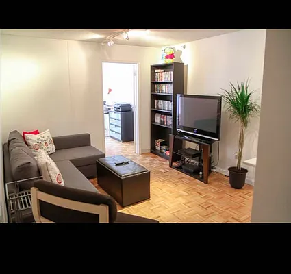 Rented by Ozymandius Realty | media 18