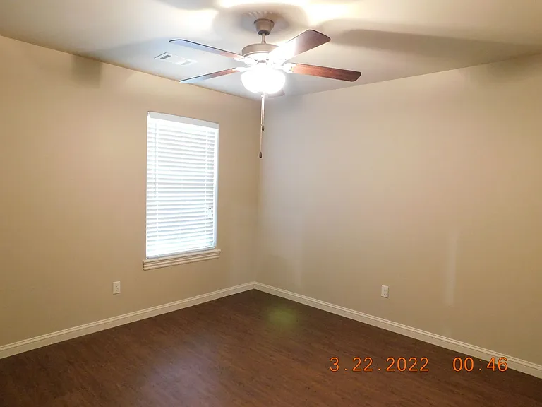 1002 Springhill Rd — Photo 2