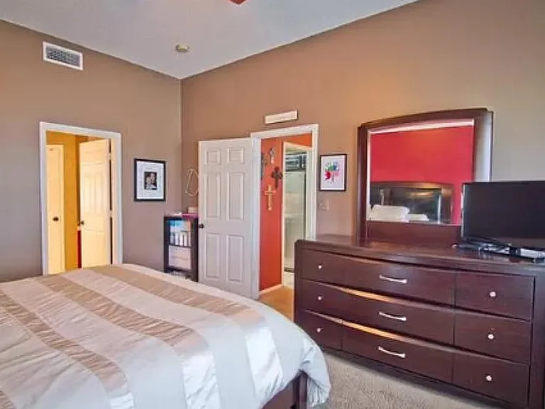 838 Edgewood Cir — Photo 4