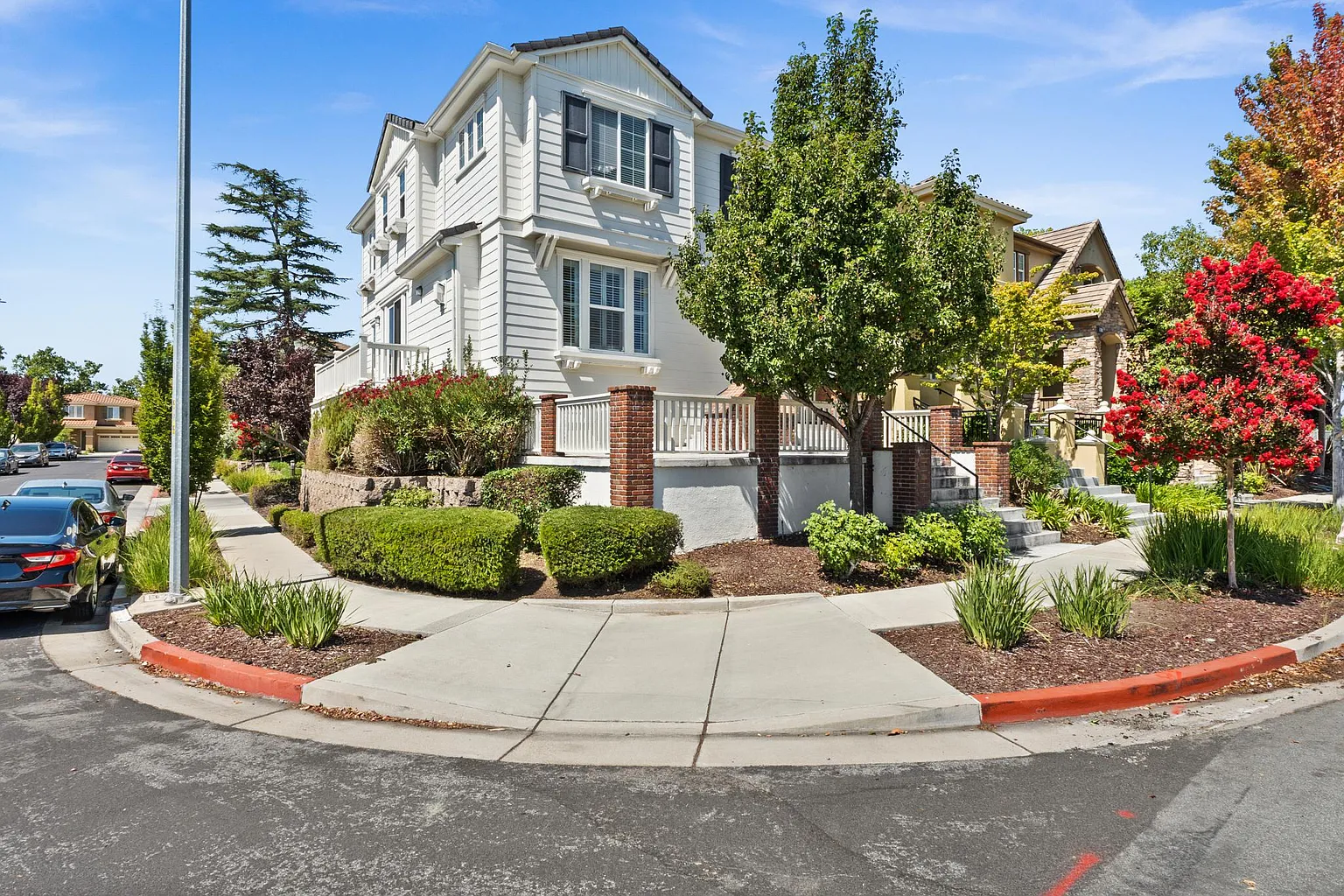 2021 Woodglen Dr photo 1