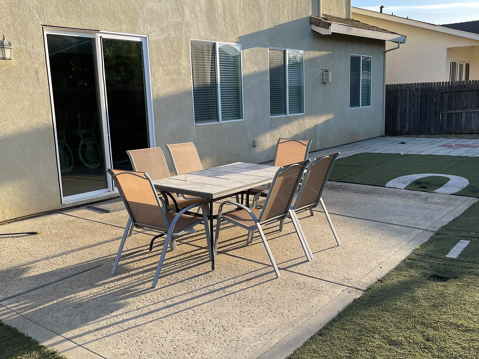 7 bed, 3.5 bath, 3200 sqft, $550 — Photo 3