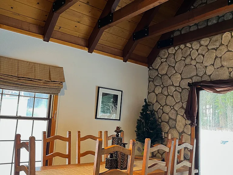 Dining table sits 8