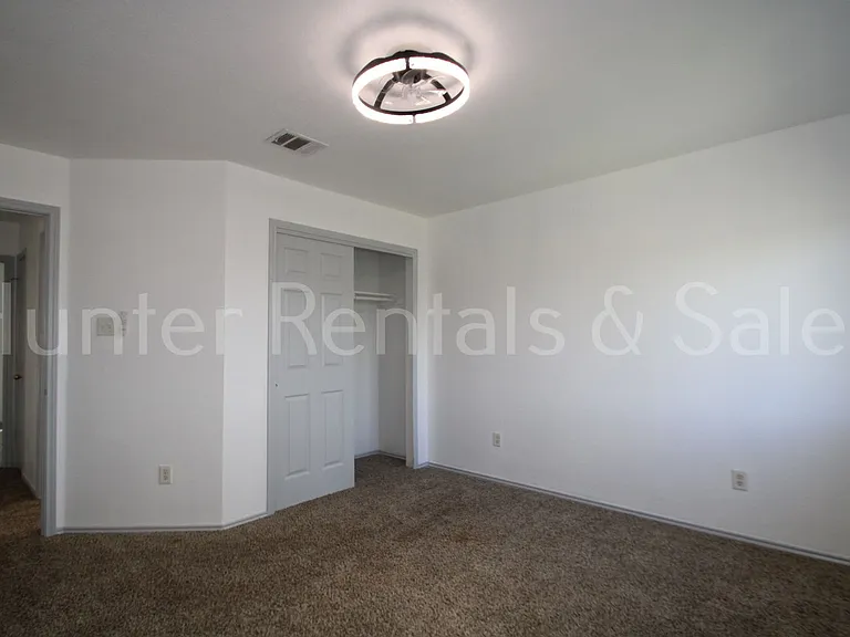 4910 Donegal Bay Ct — Photo 22