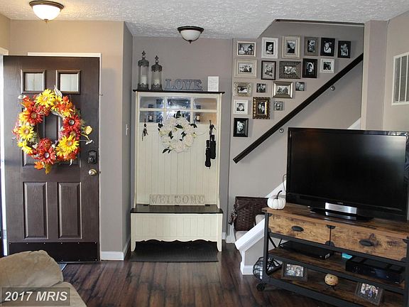 3rd image of 113 Paden Ct