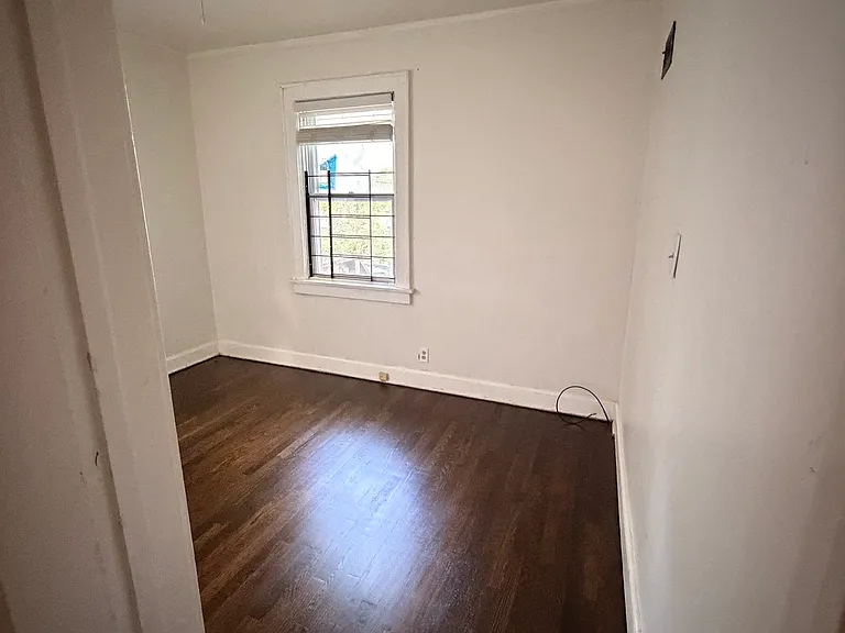 5643 Olive St — Photo 10
