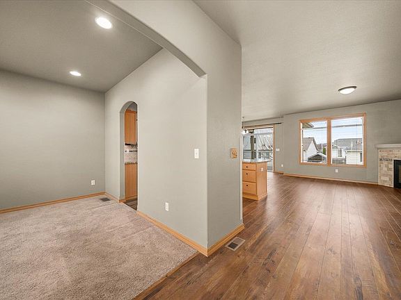 4th image of 16215 E 10th Ln