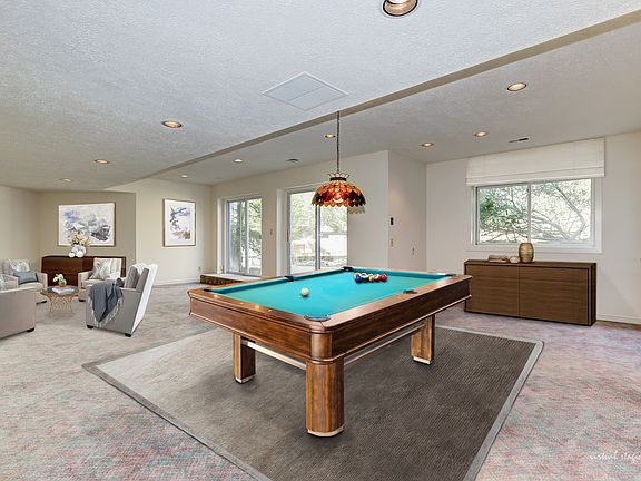 Walk-out Rec Room