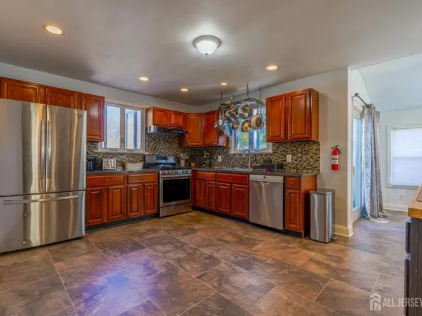 253 Prospect Ave, Dunellen, NJ 08812